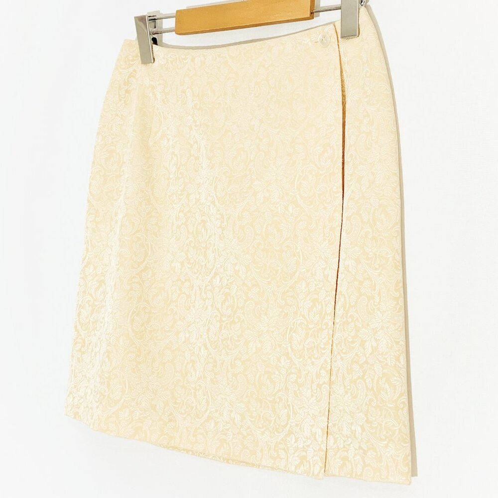 Vintage ANNE KLEIN WRAP MINI SKIRT in Pale Yellow Floral Jacquard / Size Small